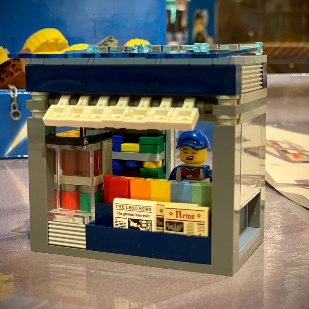 LEGO Newsstand