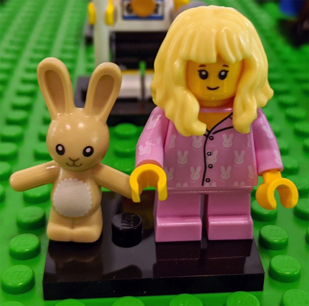 71027 girl with plush bunny zusa