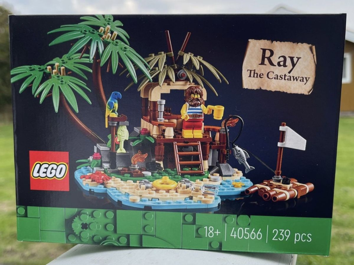 Sneak Peek of Next LEGO GWP Ray the Castaway (40566)