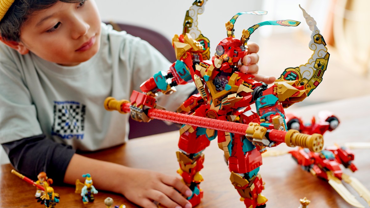 21 Largest LEGO Mech Builds That You Can Add to Your Collection Today 