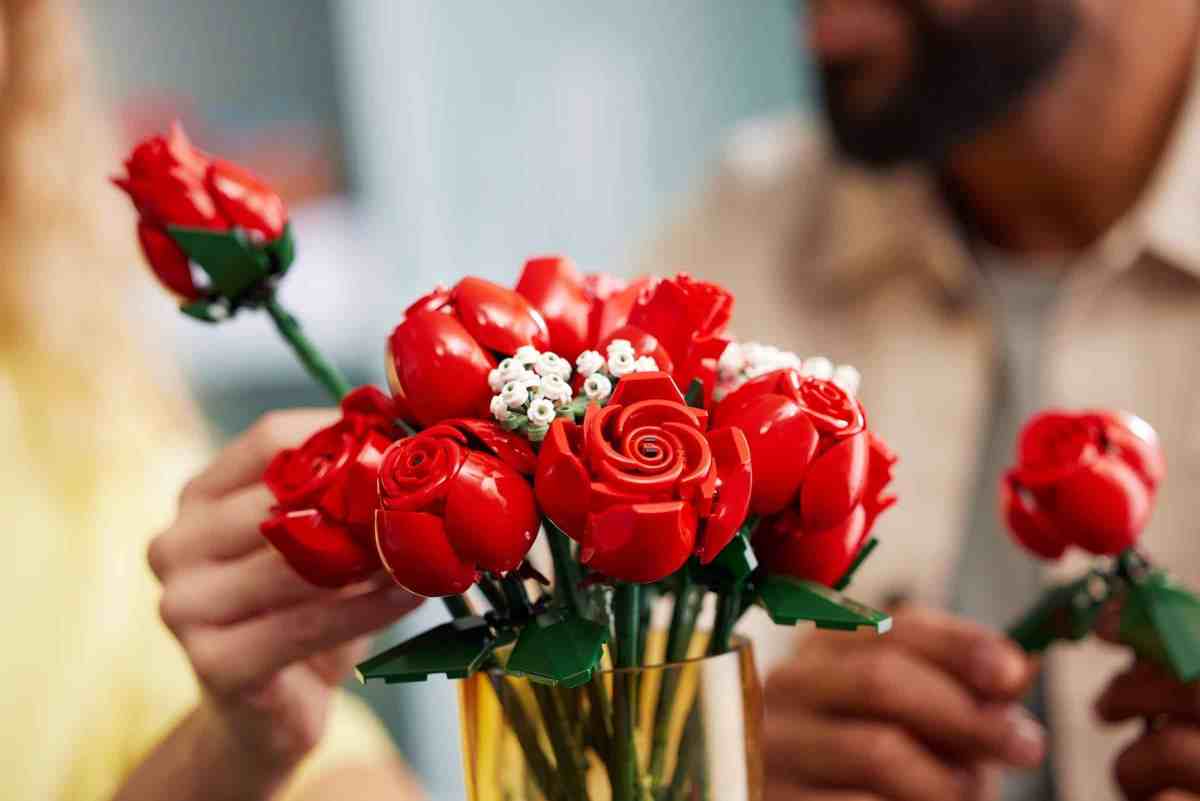 LEGO Bouquet of Roses is the Next Brick-Built Floral Set to Watch Out for 2024