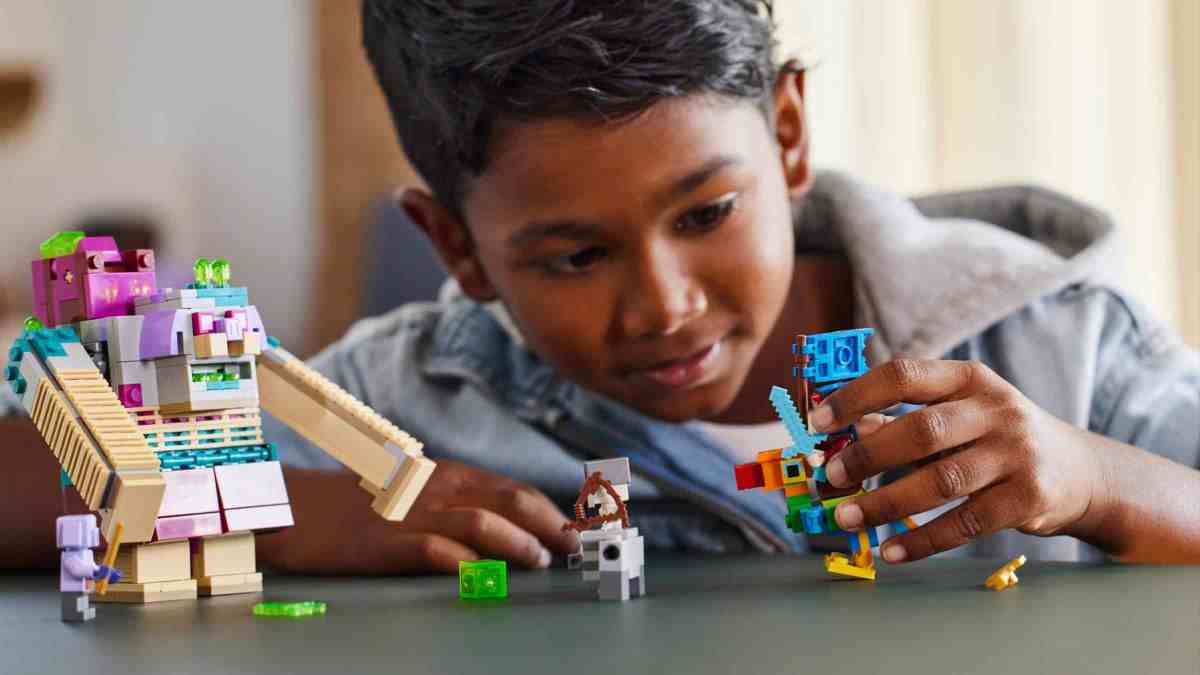 More LEGO Minecraft 2024 Sets Arriving in January!