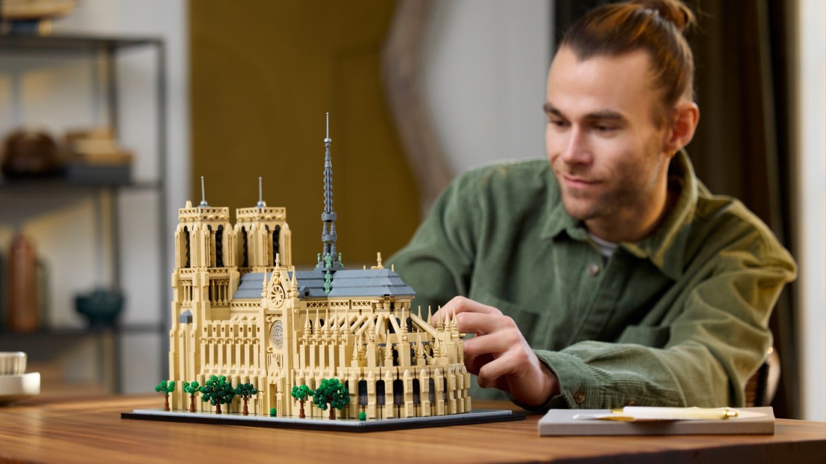 LEGO Architecture Notre Dame de Paris (21061) Officially Revealed!